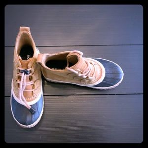 Sorel Boot Size Y2 like new
